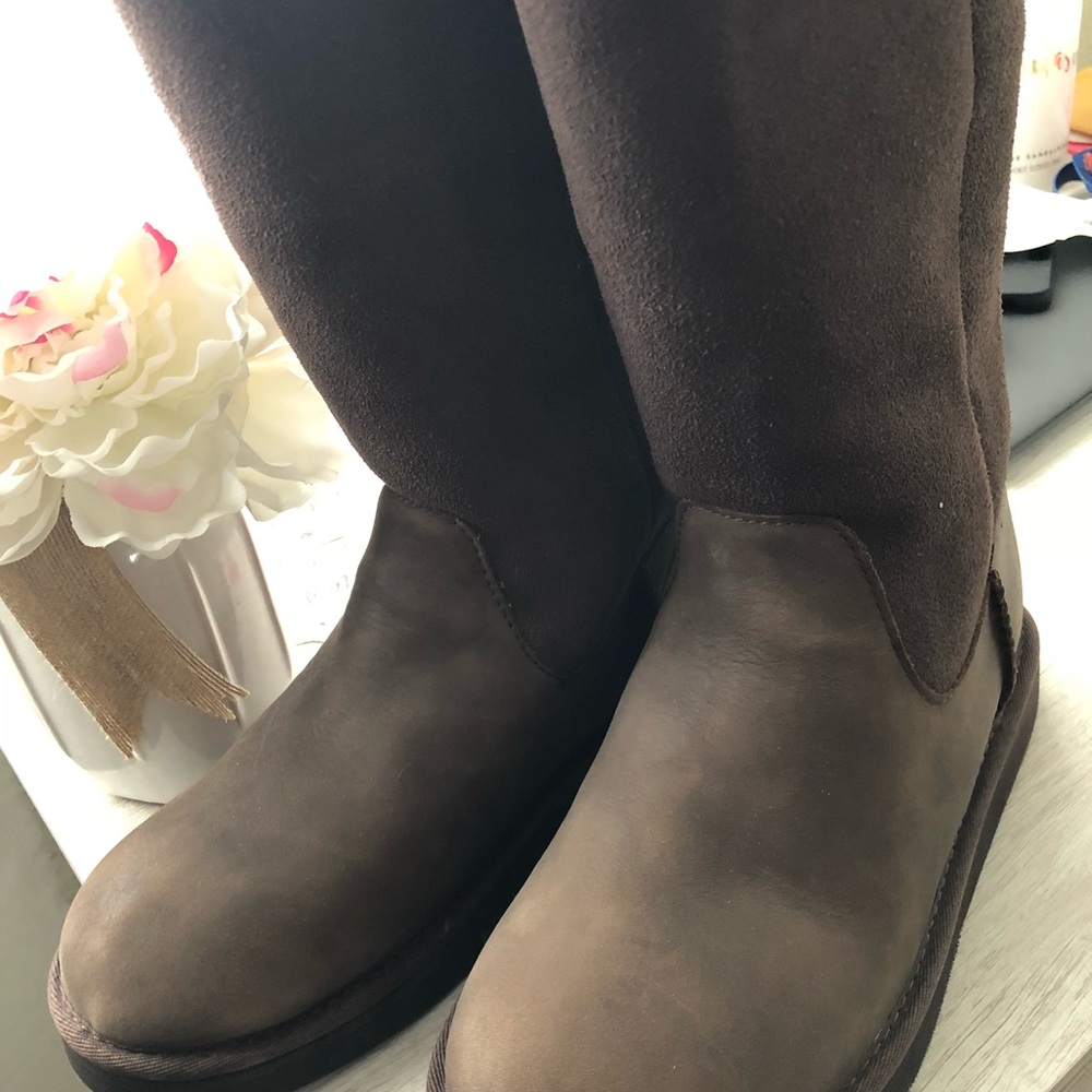 Brand new authentic Ugg boots - Picture 2 of 8